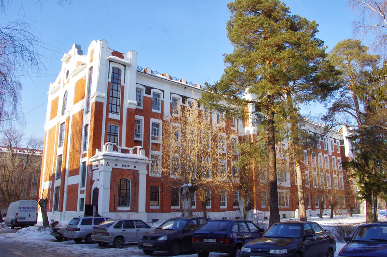 Морозовские казармы. Домъ 1)